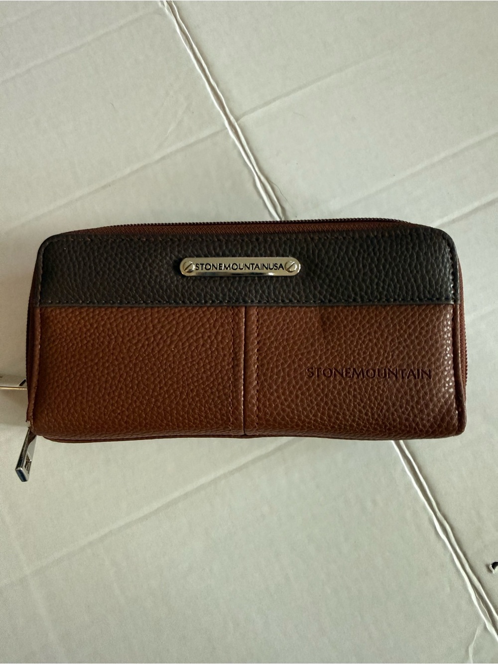 Stone Mountain Accessories Brown and Dark Brown Pebble Zip Wallet